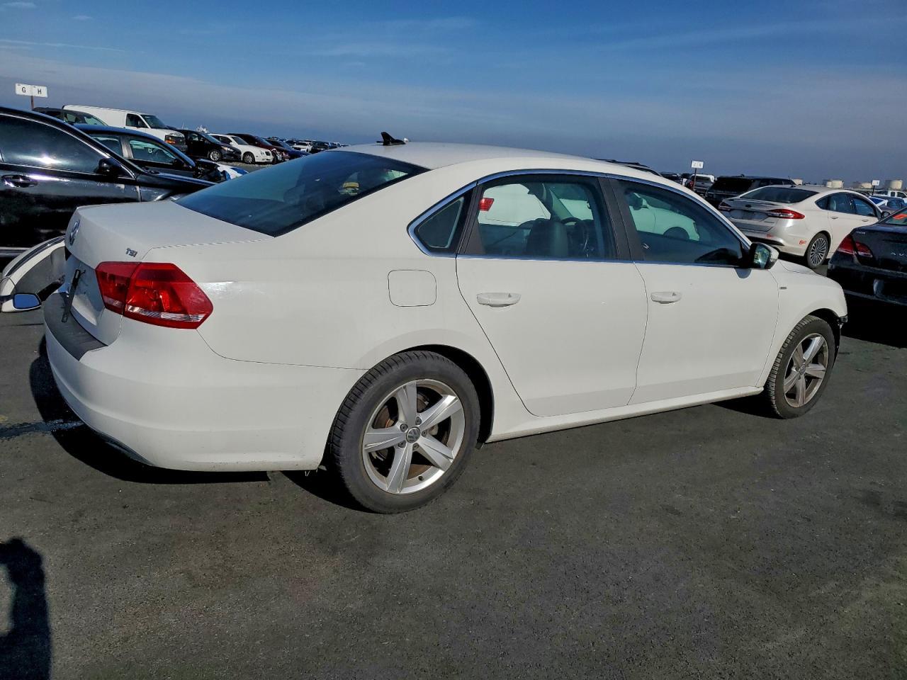 2014 Volkswagen Passat s