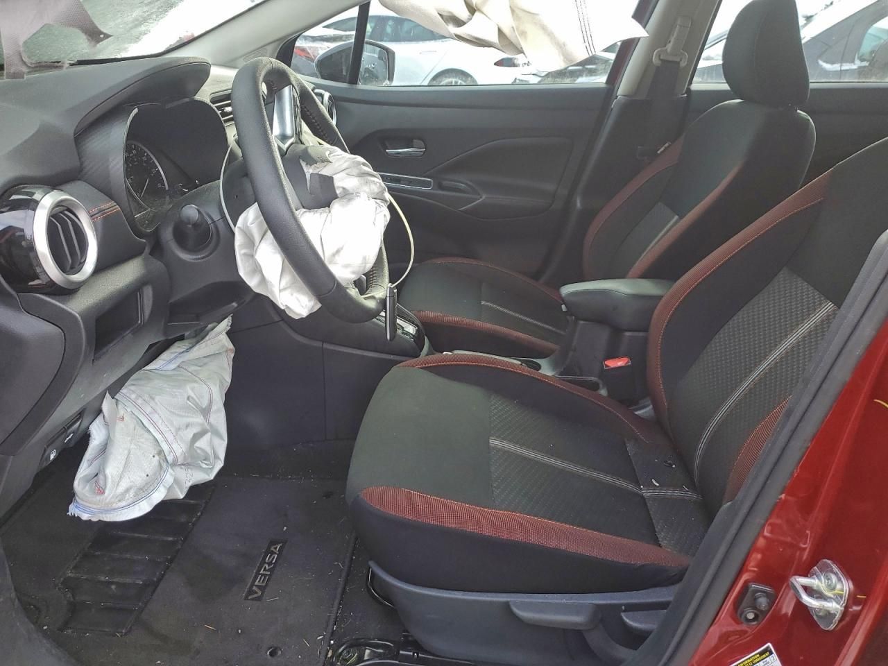 2024 Nissan Versa sr