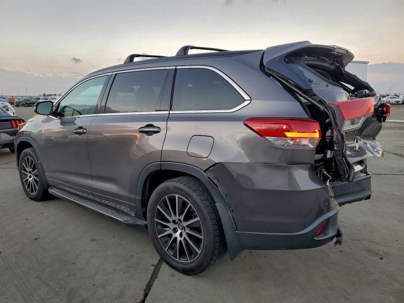 2017 Toyota Highlander se