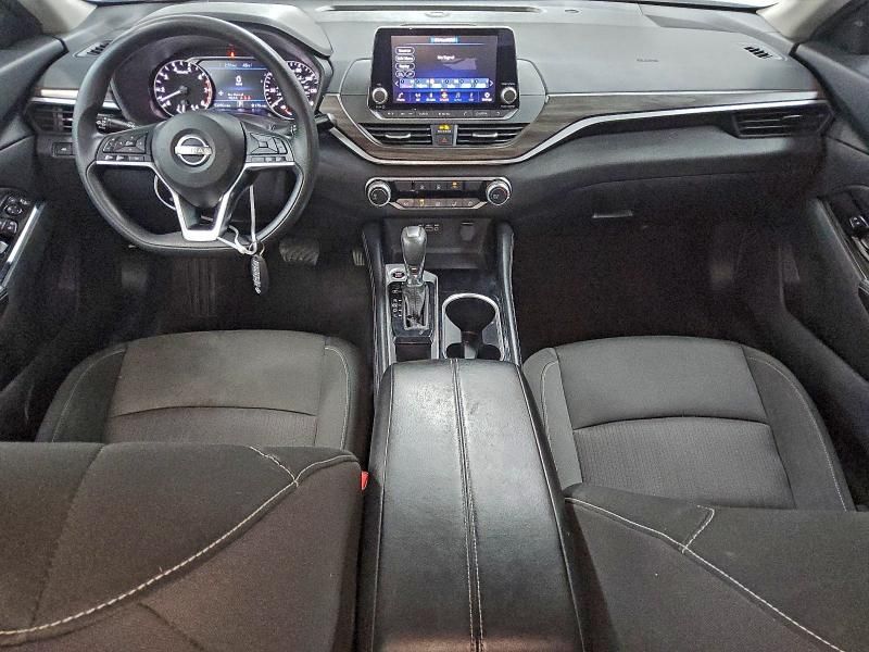 2023 Nissan Altima sv