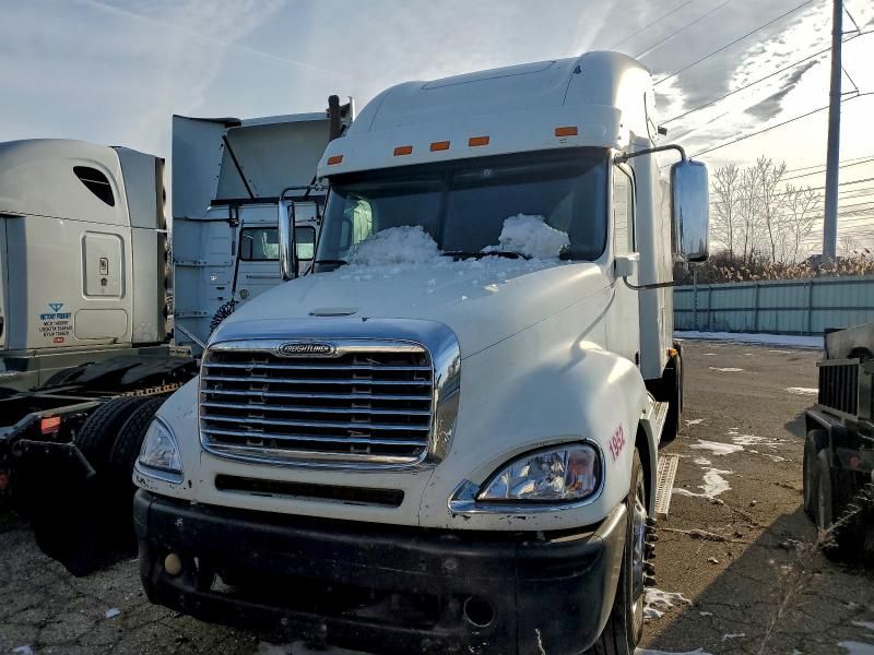 2013 Freightliner Columbia Semi Truck