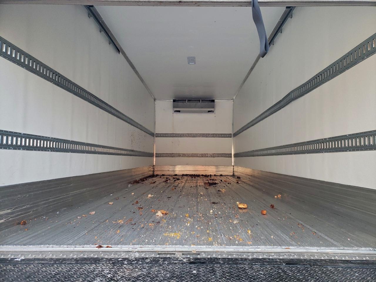 2025 Isuzu NRR Refrigerated BOX Truck
