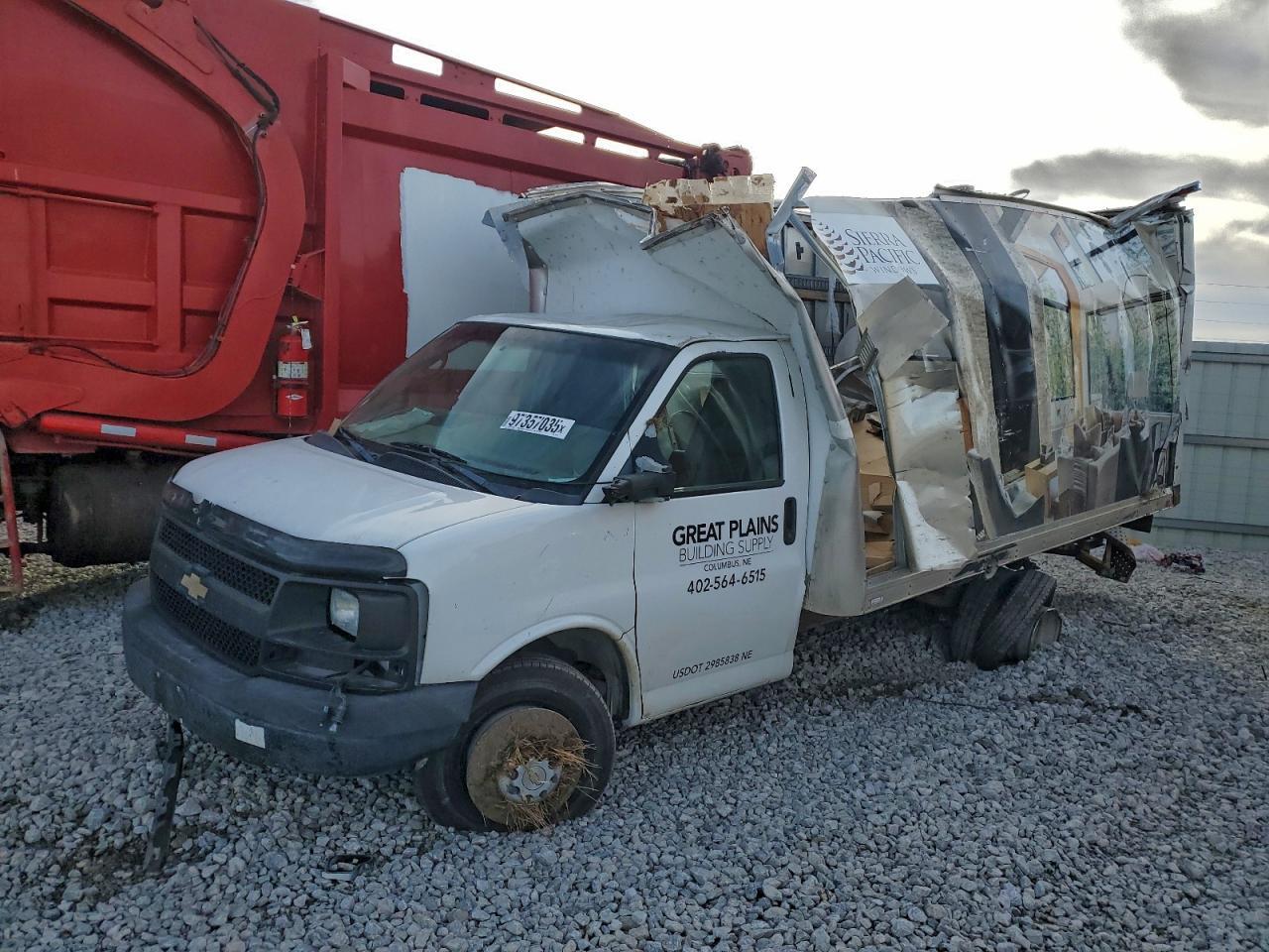 2013 Chevrolet Express BOX Truck