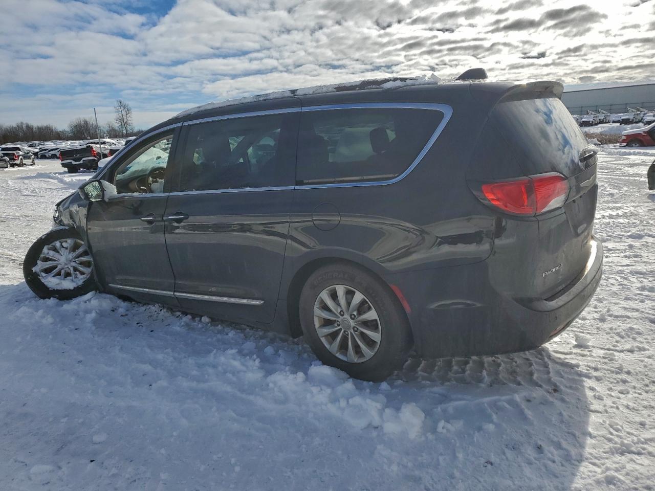 2017 Chrysler Pacifica Touring l