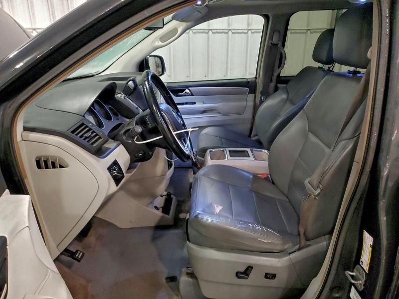 2011 Volkswagen Routan sel