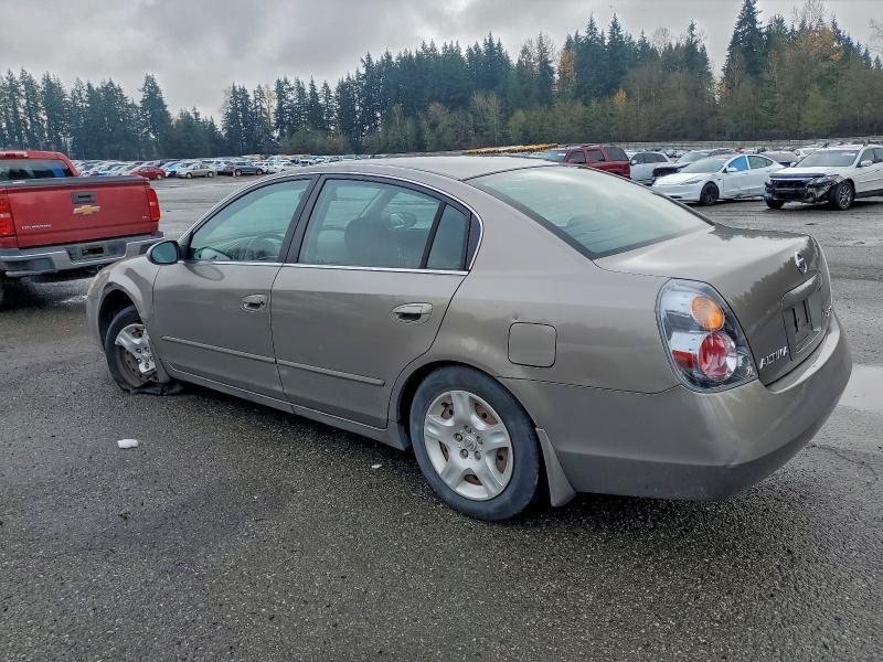 2004 Nissan Altima Base