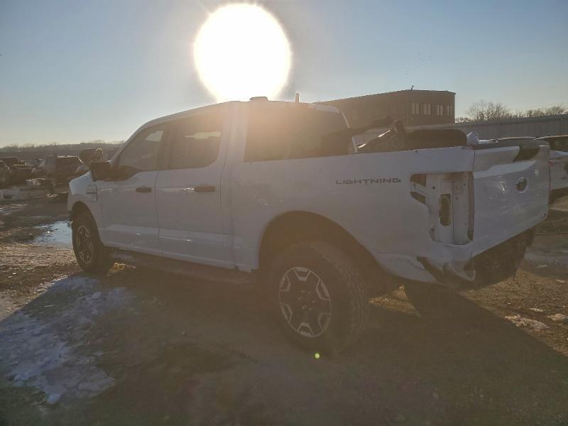 2022 Ford F150 Lightning pro