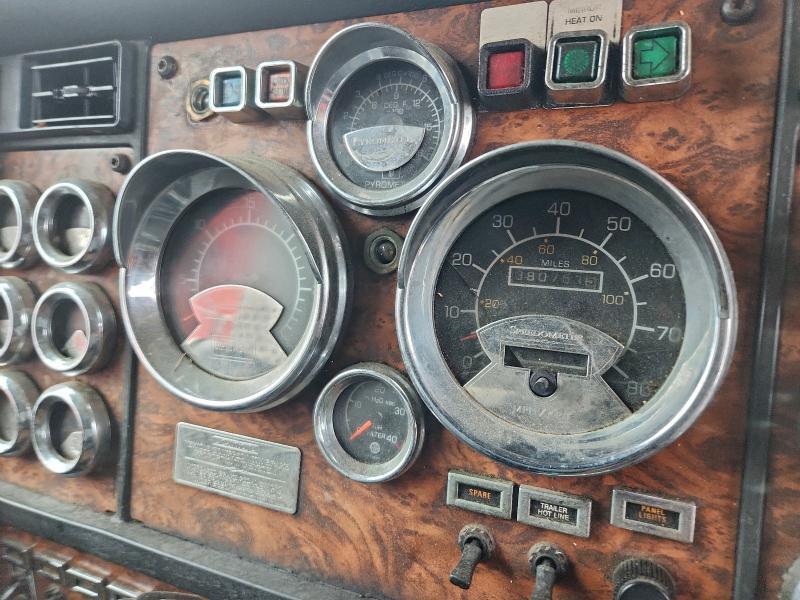 1999 Kenworth W900 Semi Truck