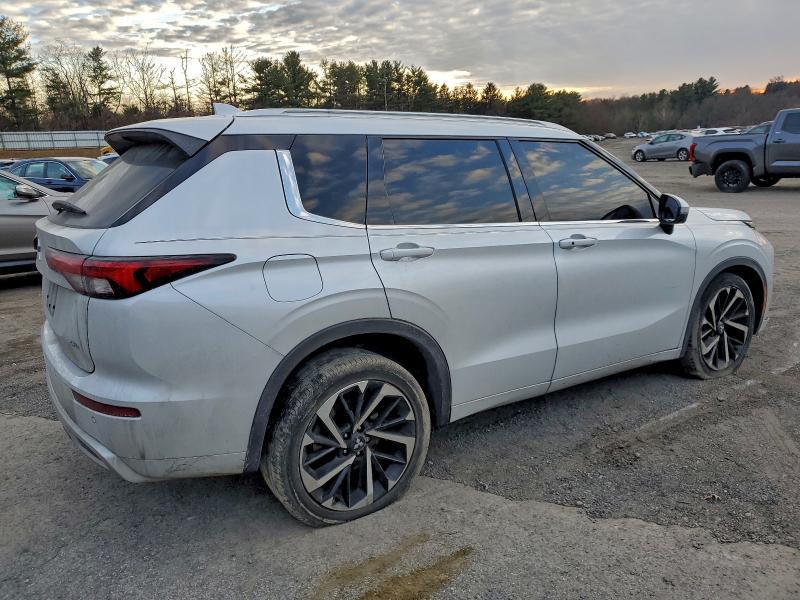 2023 Mitsubishi Outlander sel