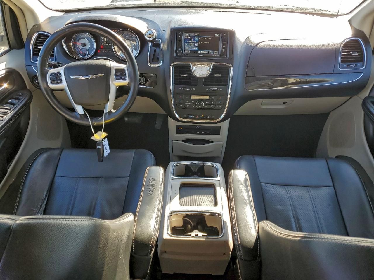 2016 Chrysler Town & Country Touring l