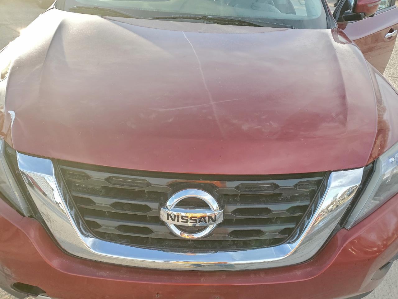 2017 Nissan Pathfinder s