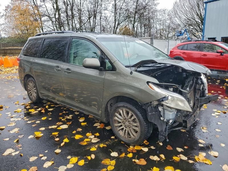 2011 Toyota Sienna xle