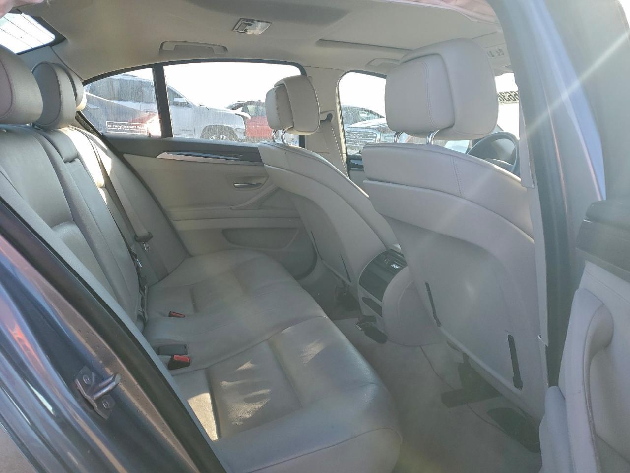 2013 BMW 528 i