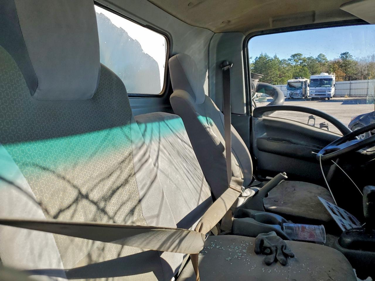 2016 Chevrolet 4500 BOX Truck