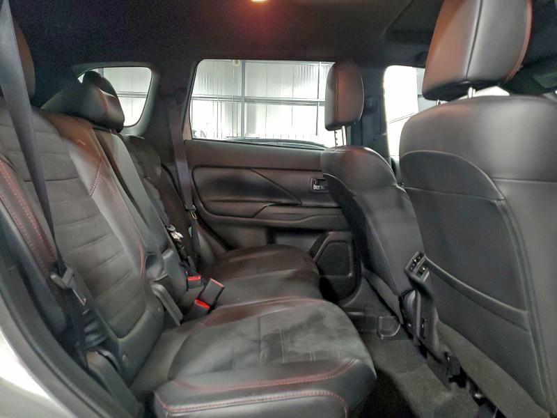 2020 Mitsubishi Outlander se