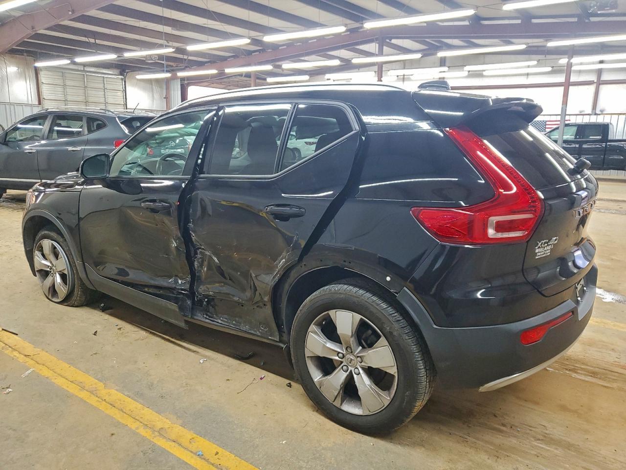 2021 Volvo Xc40 T5 Momentum