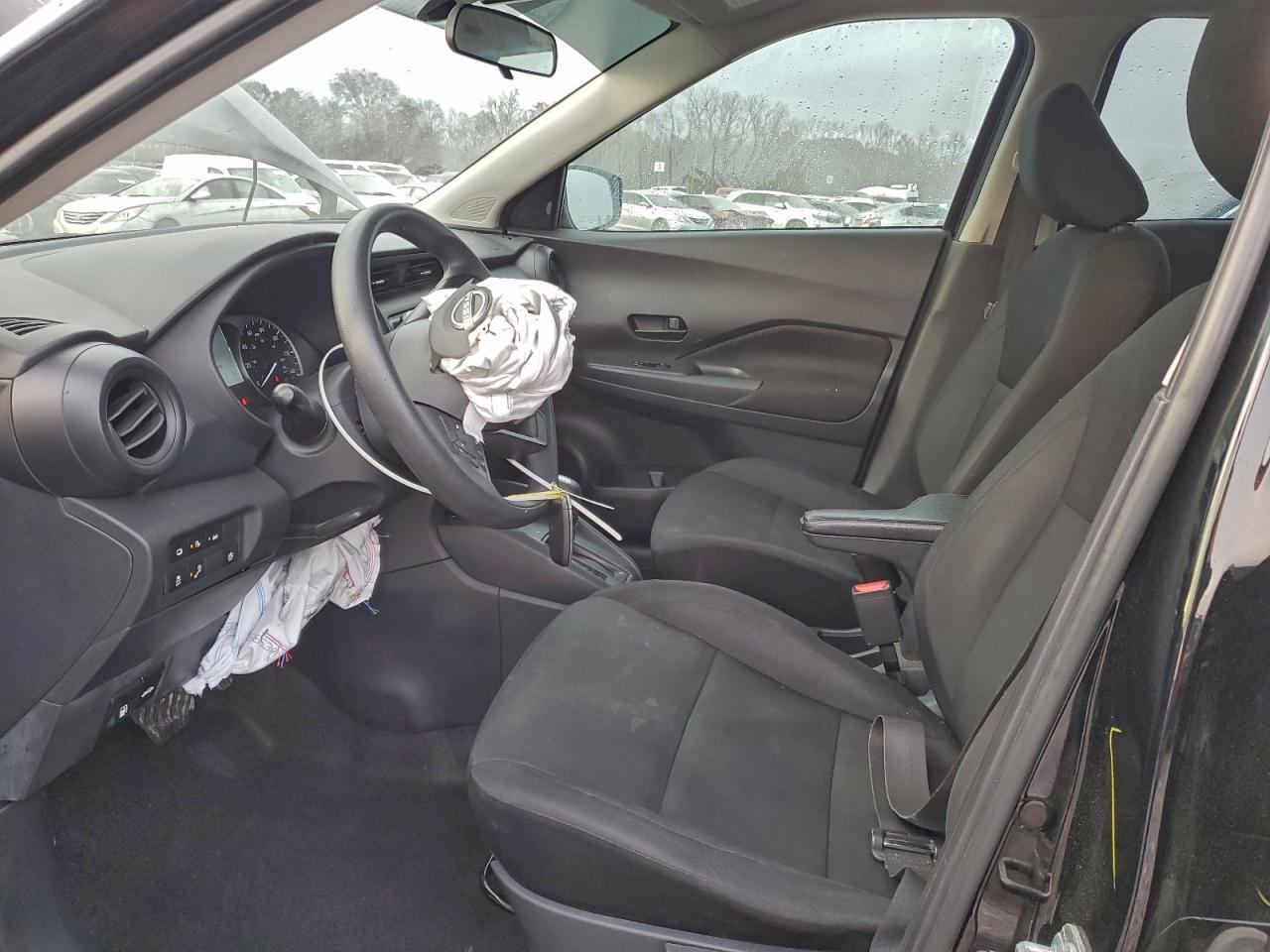 2024 Nissan Kicks s