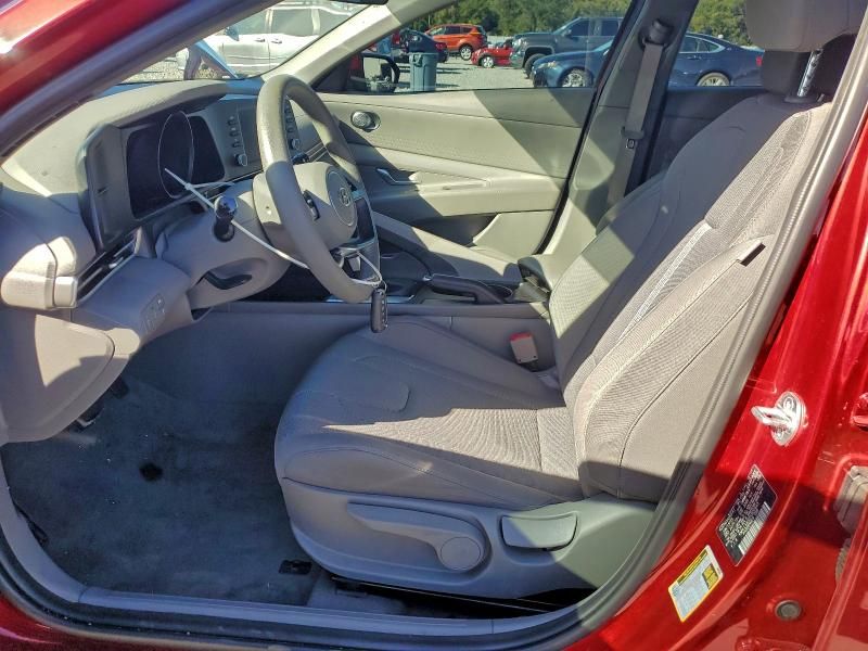 2023 Hyundai Elantra se