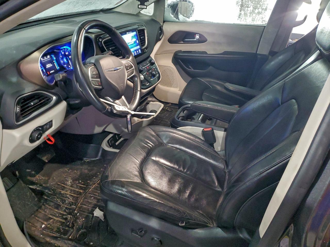 2017 Chrysler Pacifica Touring l
