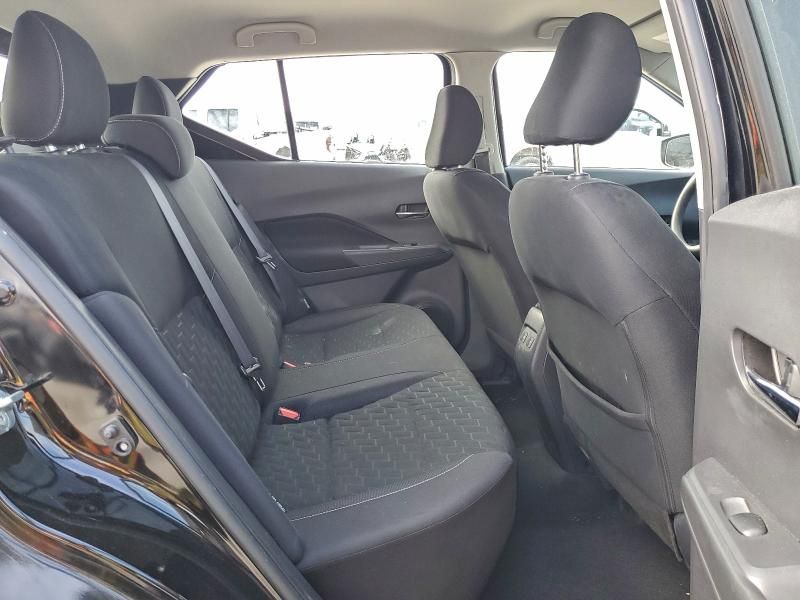 2021 Nissan Kicks sv