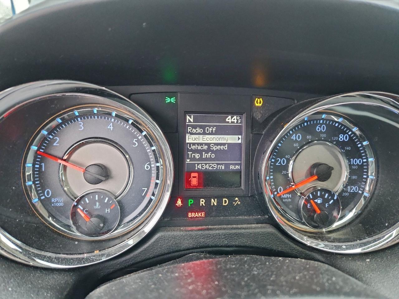 2014 Chrysler Town & Country Touring l