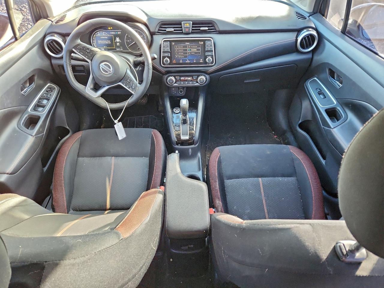 2022 Nissan Versa sr