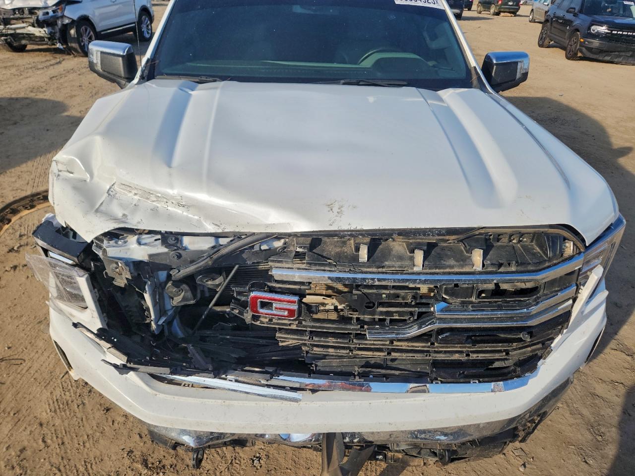 2023 GMC Sierra K1500 slt