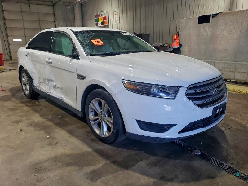 2015 Ford Taurus se