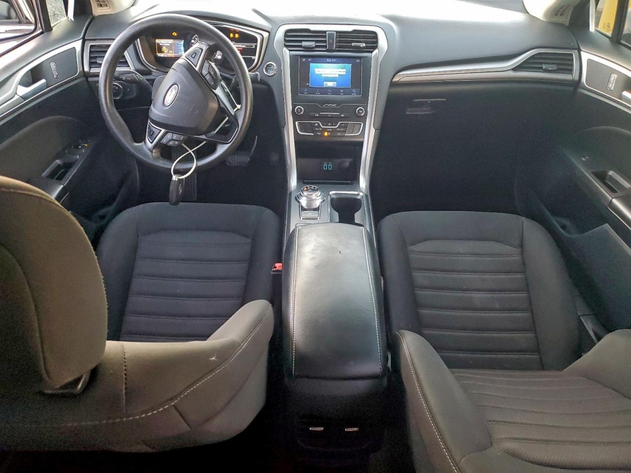 2020 Ford Fusion se