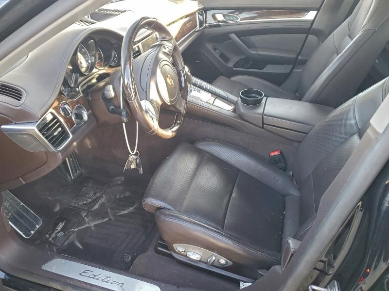 2016 Porsche Panamera 2