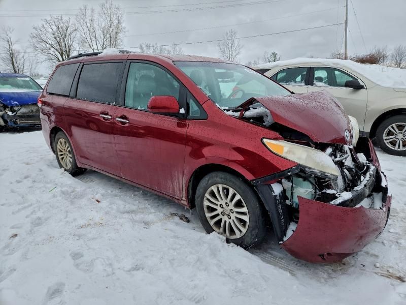 2012 Toyota Sienna xle
