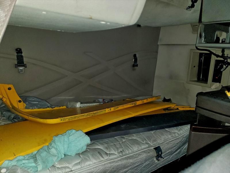 2013 Volvo Vnl Semi Truck