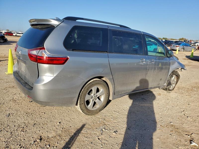 2018 Toyota Sienna le