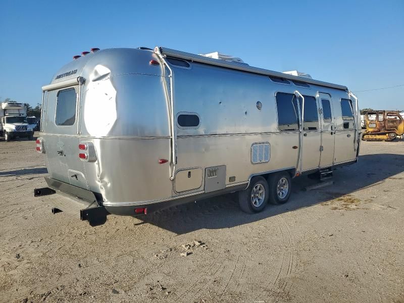 2015 Airstream Flying CLO