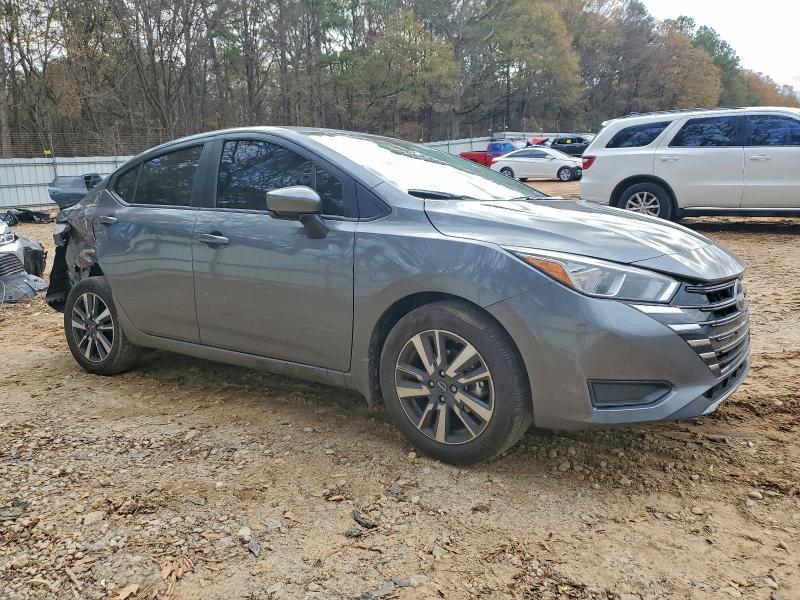 2024 Nissan Versa sv
