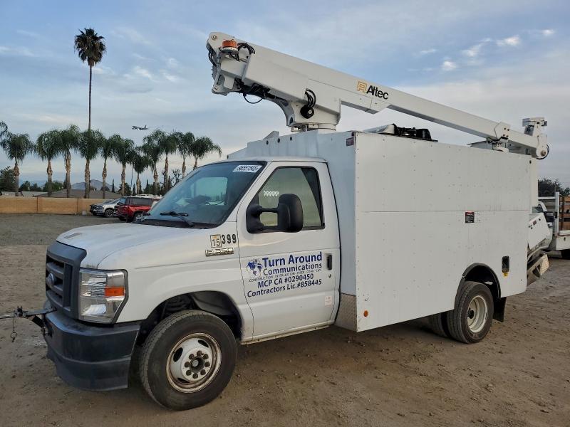 2023 Ford Econoline E350 Super Duty Cutaway van