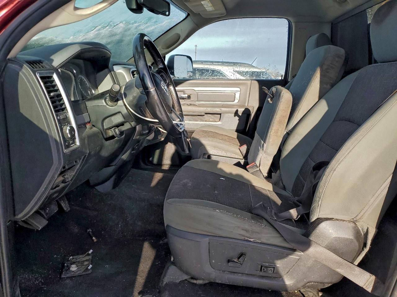 2018 Dodge Ram 2500 slt 4X4 8' box