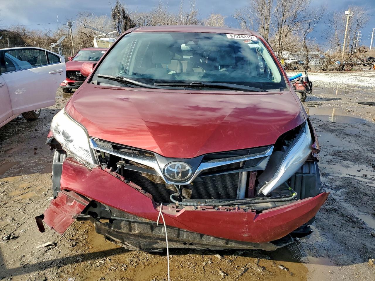 2019 Toyota Sienna le