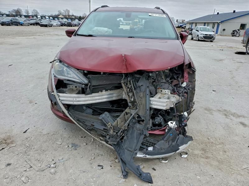2019 Chrysler Pacifica Touring l