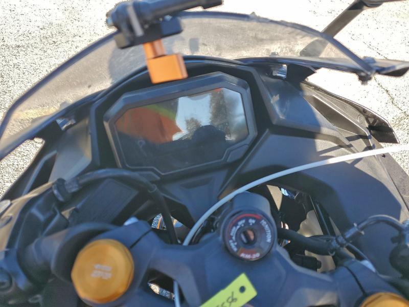 2025 Kawasaki ZX400 P