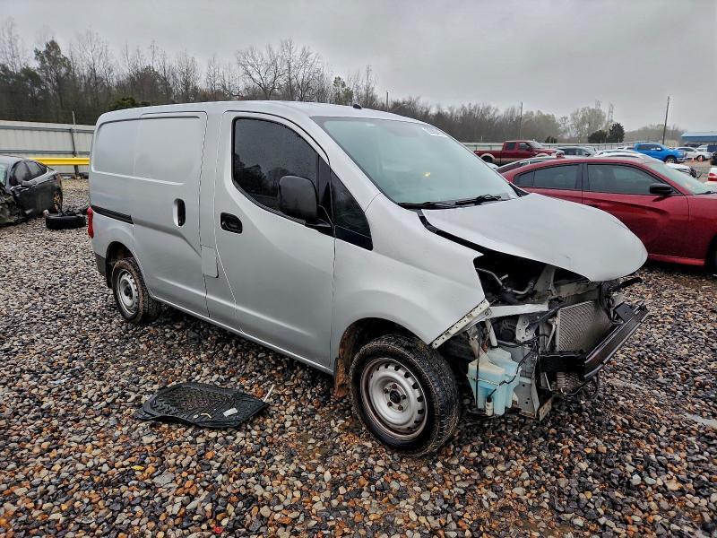 2015 Niss Nv200