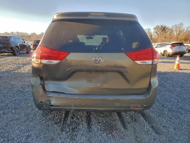2011 Toyota Sienna xle