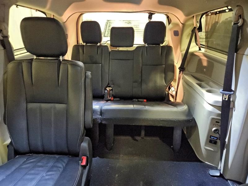 2015 Chrysler Town & Country Touring