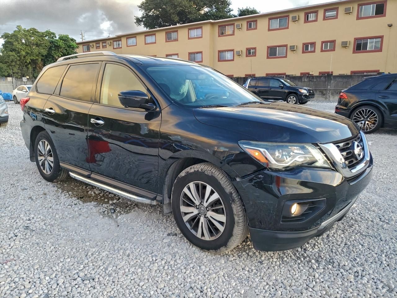 2019 Nissan Pathfinder s
