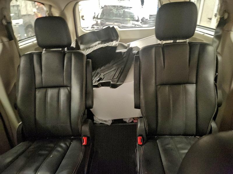 2012 Chrysler Town & Country Touring l