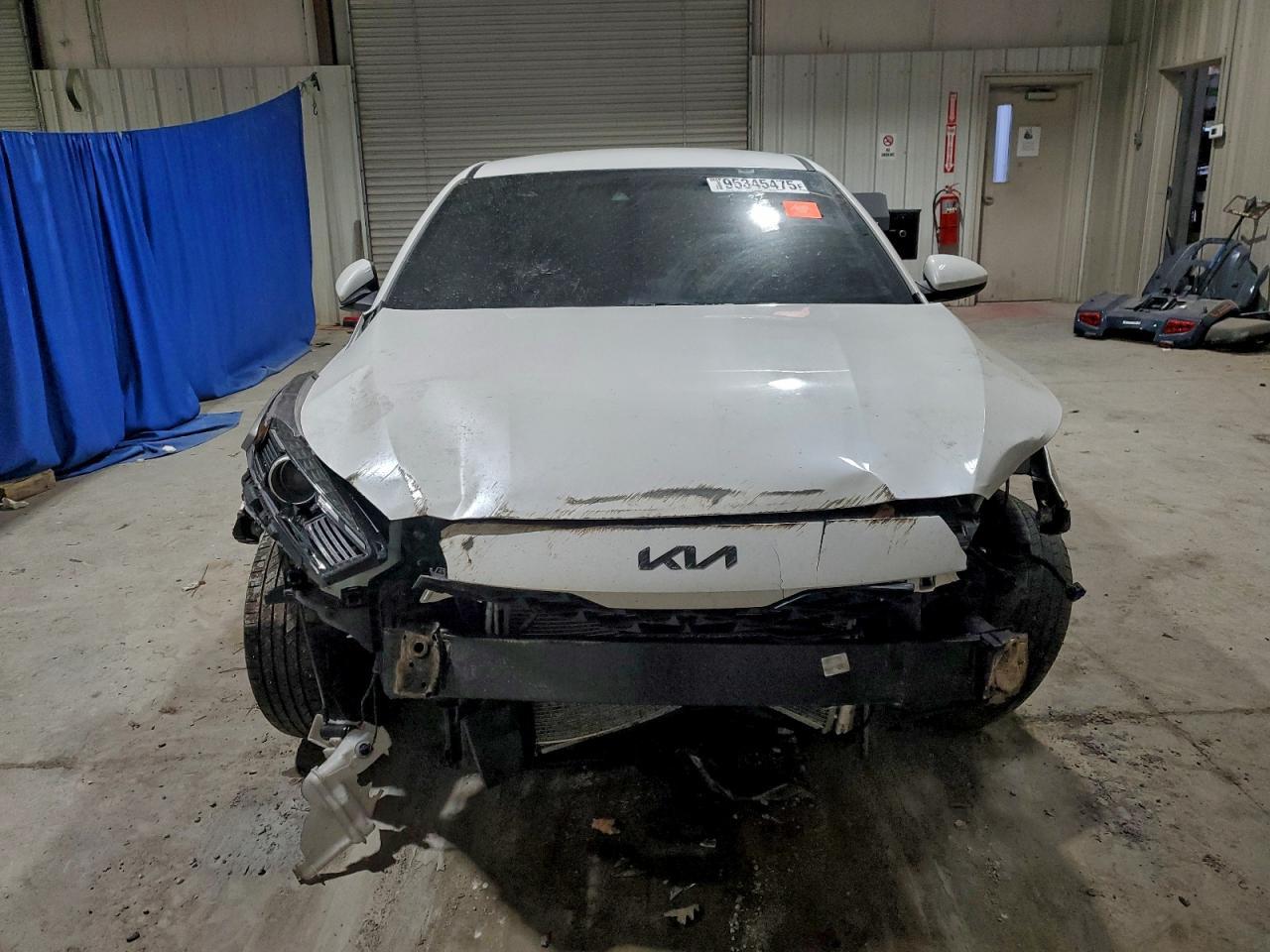 2023 KIA Forte lx