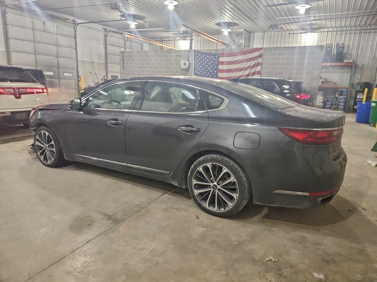 2018 KIA Cadenza Luxury