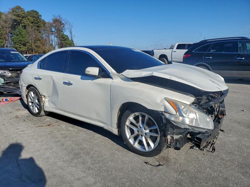 2010 Nissan Maxima s