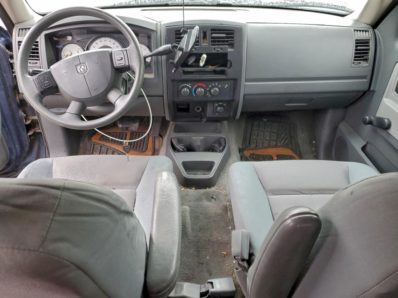 2005 Dodge Dakota Quattro