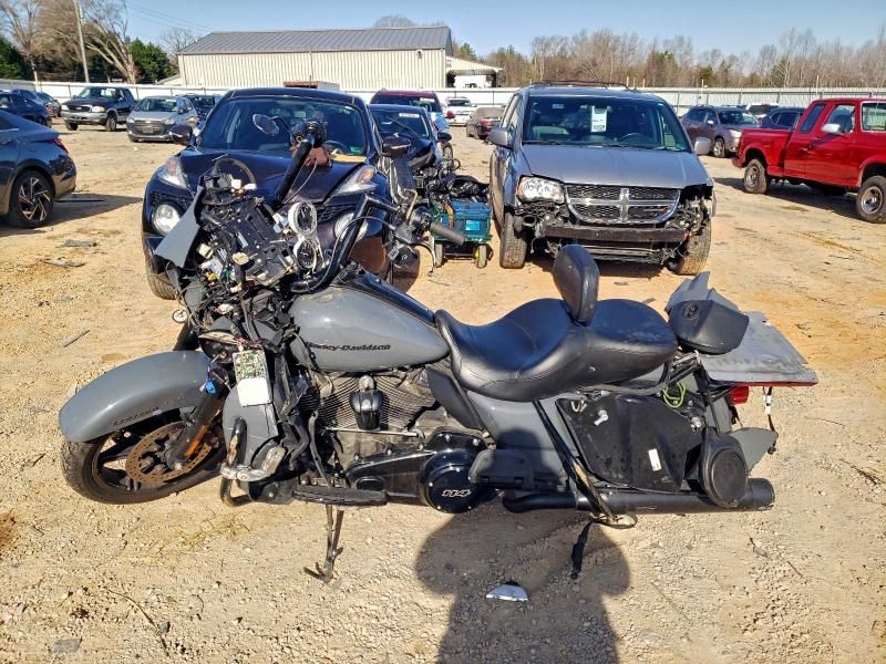 2022 Harley-Davidson Flhtk